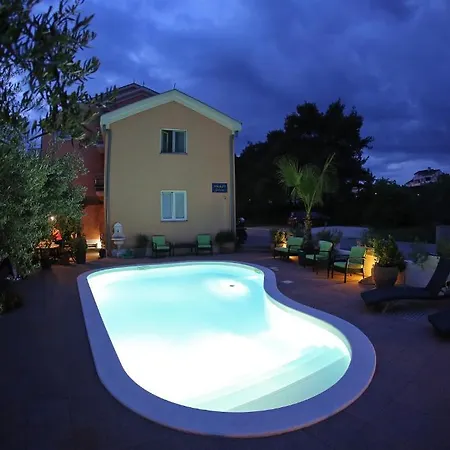 Guest house Julian 3*