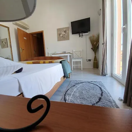 Julian Guest house 3*