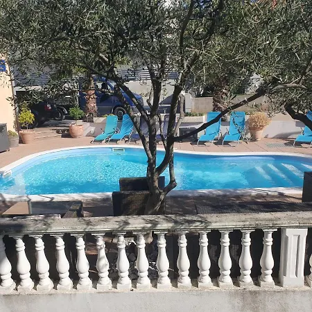 Julian Guest house