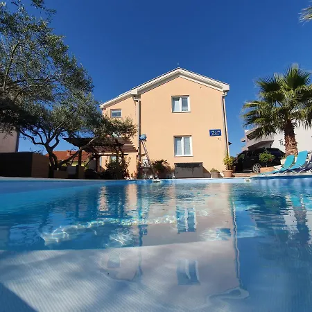 Julian Affittacamere Zara