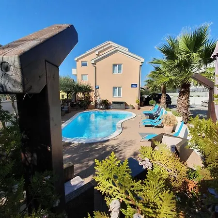 Julian Affittacamere 3*